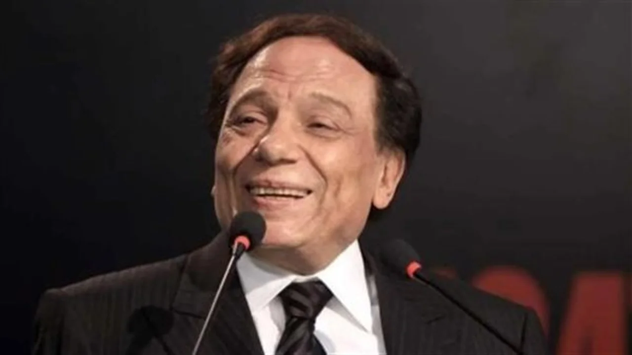 مكالمة غامضة.. تفاصيل جديدة عن وحيد حامد وعادل إمام وشريف عرفة